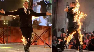 Akshay Kumar plays with fire again