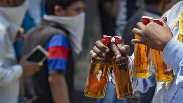 Liquor Sale: SC Asks States To Consider Home Delivery