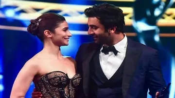 Alia Bhatt Ranbir Kapoor: Will Spat Between Karisma Kapoor and Pooja Bhatt Affect Their Union?