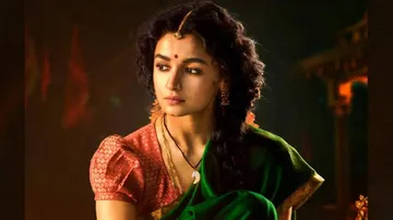 Alia Bhatt Exudes Dynamism As Sita in RRR; SS Rajamouli Shares Some Subtle Hints!