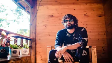 Pushparaj aka Allu Arjun’s Latest Picture In Vijay Deverakonda's Gift Storm the Internet