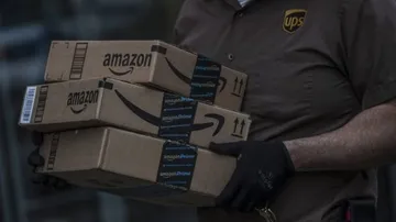 Australian retailers to 'wage war' against Amazon