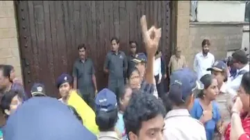 Aarey: Students Protest Outside Amitabh Bachchan's House Over Metro Tweet; 22 detained