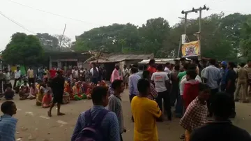 Attack on ambulance staff: Locals oppose detention of 3 villagers, block road