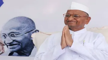 Anna Hazare breaks fast after government assurance
