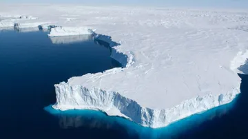 Vast Cracks Free Huge Iceberg In Antarctica
