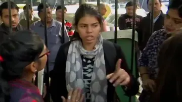 Lone Woman's Protest Against Rape Wins Twitterati Support