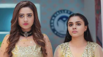 Anupamaa: Kavya Breaks Hearts Again!