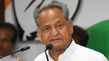 Gehlot meets Ahmed Patel too, returns to Jaipur