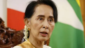 Suu Kyi to visit Singapore