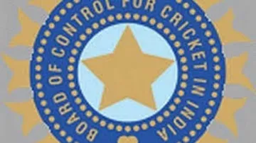 BCCI AGM on Nov 20, Shastri to stay on till 2015 World Cup