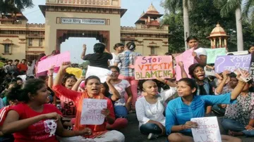 Tension continues at BHU, campus shut till Oct 2