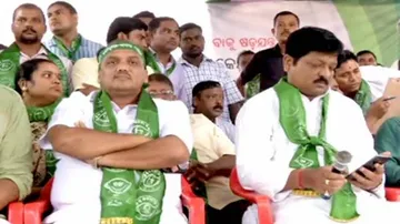 Mahanadi row: BJD protests at Cuttack Collector’s office