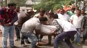 Paddy procurement irregularities: BJP Krushak Morcha stages demonstration