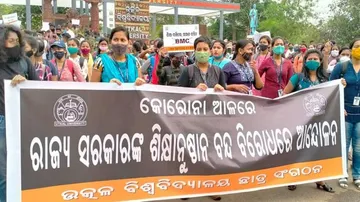 Utkal University Students Protest BMC's Decision Of Closure Of Hostels