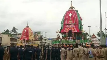 Chariots Of Holy Trinity Take 'Dakshina Moda' For Bahuda Yatra