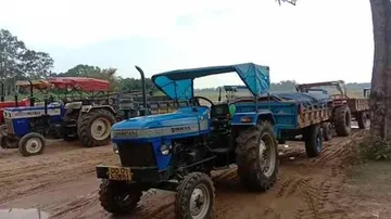 Locals detain 100 tractors protesting rampant sand mining in Balasore