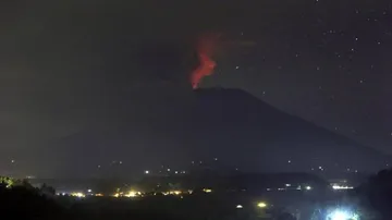 Bali’s Mount Agung volcano alert raised to highest, airport closed