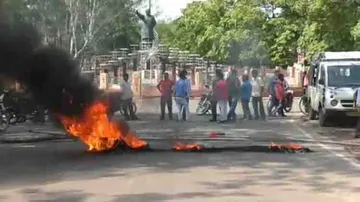 Locals call Brajarajnagar bandh after youth shot dead near bus stand
