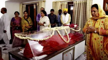 B-Town celebs mourn death of Sushma Swaraj