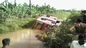 Bus falls into canal; 7 persons injured