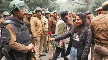 Anti-CAA Protesters Resort To 'Gandhigiri', Offer Roses To Police