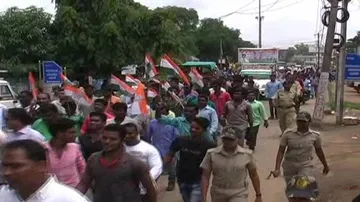 Cong supporters gherao CDMO office, demand ex gratia for Majhi