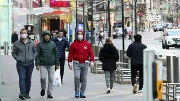 COVID-19 Cases Worldwide Surpass 25.4 Million, Death Toll Over 849,000