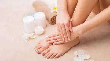 Top 3 Remedies To Treat Cracked Heels At Home