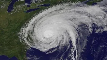 Cyclone Mora makes landfall in Bangladesh