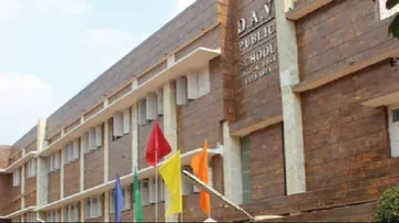 Altercation breaks out between parents & teachers at Unit-VIII DAV Public School