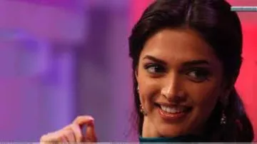 Rekha, Akshay are Bollywood's best dressed people: Deepika