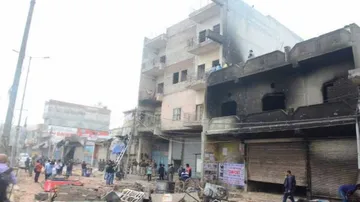 Kejriwal Announces Rs 10 Lakh For Kin Of Violence Victims