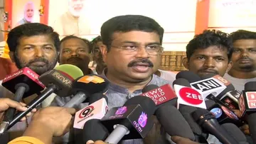Pradhan urges Odisha govt to set aside politics on job creation