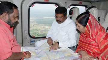 Pradhan makes aerial survey of Odisha flood hit areas