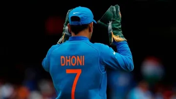 Captain Cool- Top Five Moments When MS Dhoni Impressed With His Coolness