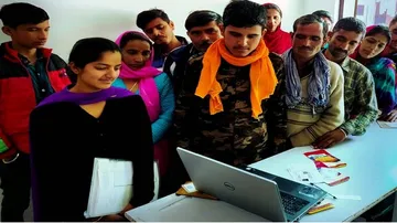 LinkedIn, NSDC To Accelerate Digital Skills Training For Indian Youth