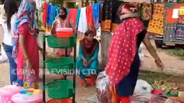 Unlock Saga: Small Pavement Sellers Dot City Roads With Ethnic Rajasthani, Gujarati Products