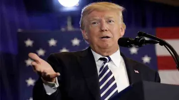 Trump calls ex-lawyer Cohen a 'rat'