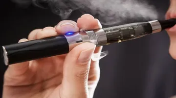 E-cigs no safer alternative than traditional smoking: Study