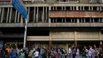 7.3-magnitude quake jolts Venezuela, no tsunami threat