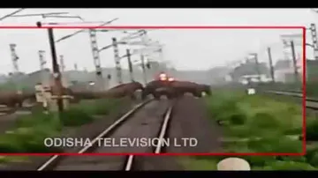 Alert Train Driver Saves Elephant herd In Odisha!