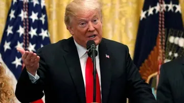 FB bans news outlet from buying Trump-supporting ads