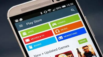 WhatsApp fake version found on Google Play Store