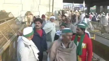 Delhi Chalo Protest: Farmers Rally On Delhi-Ghaziabad Border, Police Holds Talks