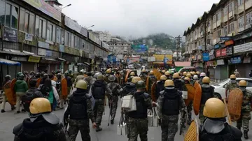 GJM activists turn violent after police raid on party chief's house