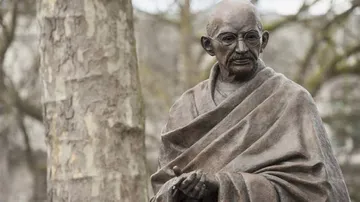 Op-Ed: Stop False-worshipping Gandhiji; Embrace Gandhigiri Instead