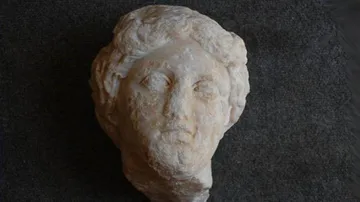 Head of marble goddess of imperial age unearthed; Know Detail
