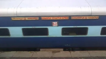 Freakish! Wheel on Gorakhpur-Yesvantpur Express breaks into two