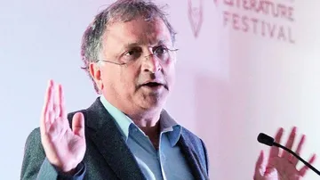 Ahmed Patel Snubs Guha For Comparing Gujarat With Bengal
